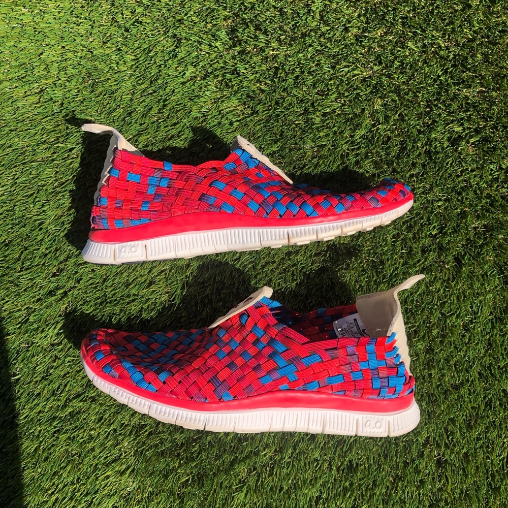 NIKE Free Woven 4.0 in rainbow red